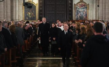 Valencia rinde tributo a las víctimas de la Dana con presencia del rey y la reina