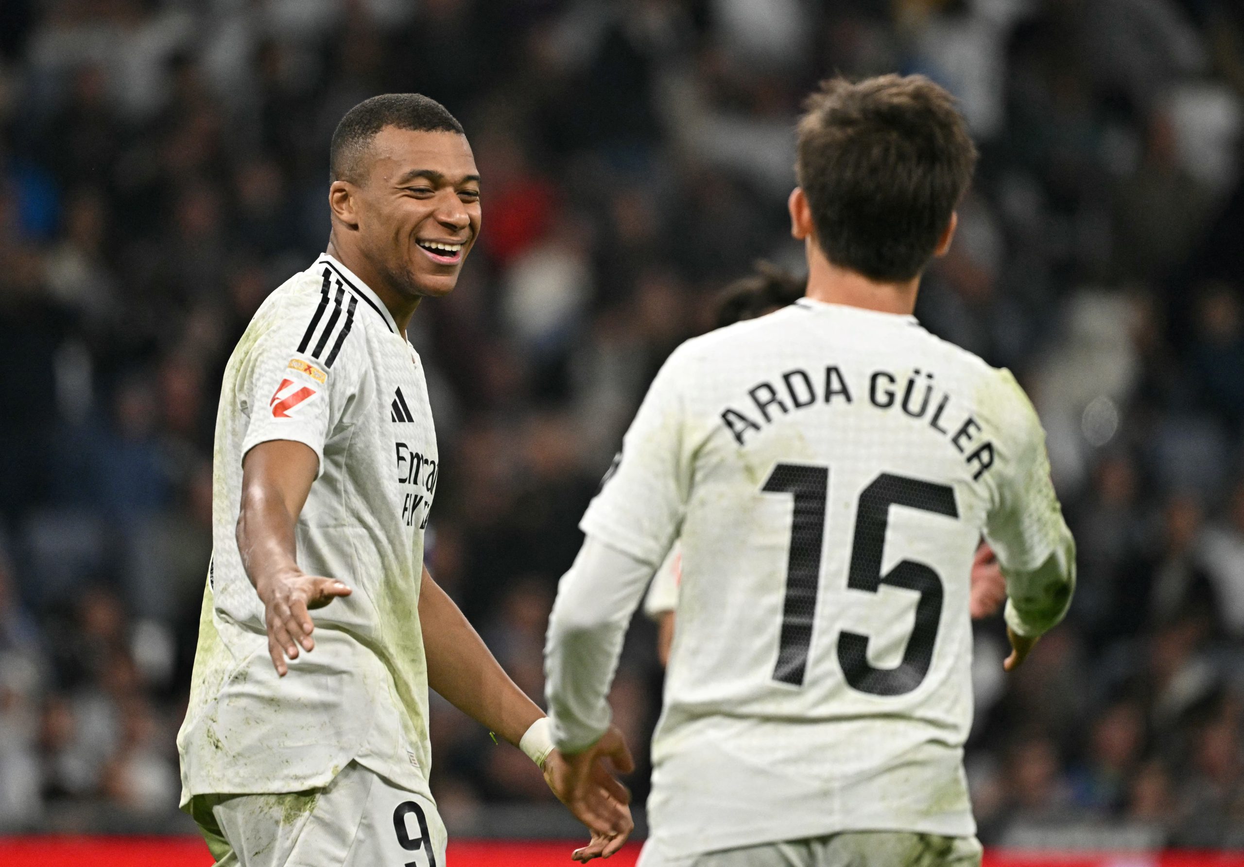 Real Madrid se queda a un punto del Barça tras victoria con gol de Mbappé