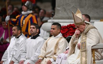 El Papa celebra la Navidad y lanza el Jubileo 2025, «Año Santo» en Roma