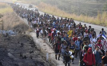 Una caravana migrante sale del sur de México pese a las declaraciones de Trump y Sheinbaum Una caravana migrante sale del sur de México pese a las declaraciones de Trump y Sheinbaum