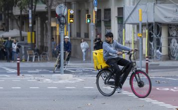 Repartidores de Glovo en España tendrán contrato laboral y dejarán de ser autónomos