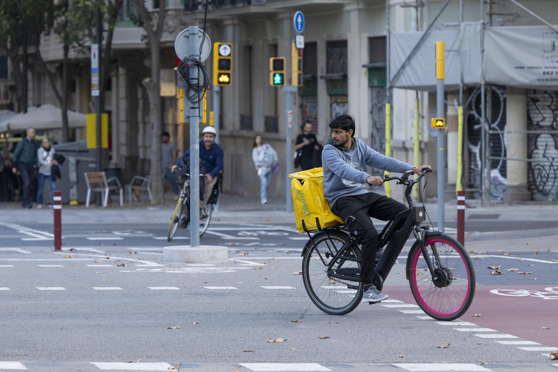 Glovo dejará de trabajar con repartidores autónomos y les hará contratos laborales