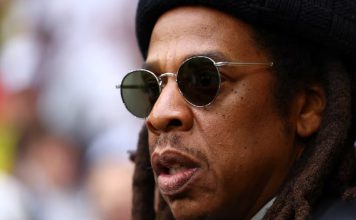 Jay-Z acusado de violar a una niña de 13 años junto con Diddy Jay-Z acusado de violar a una niña de 13 años junto con Diddy