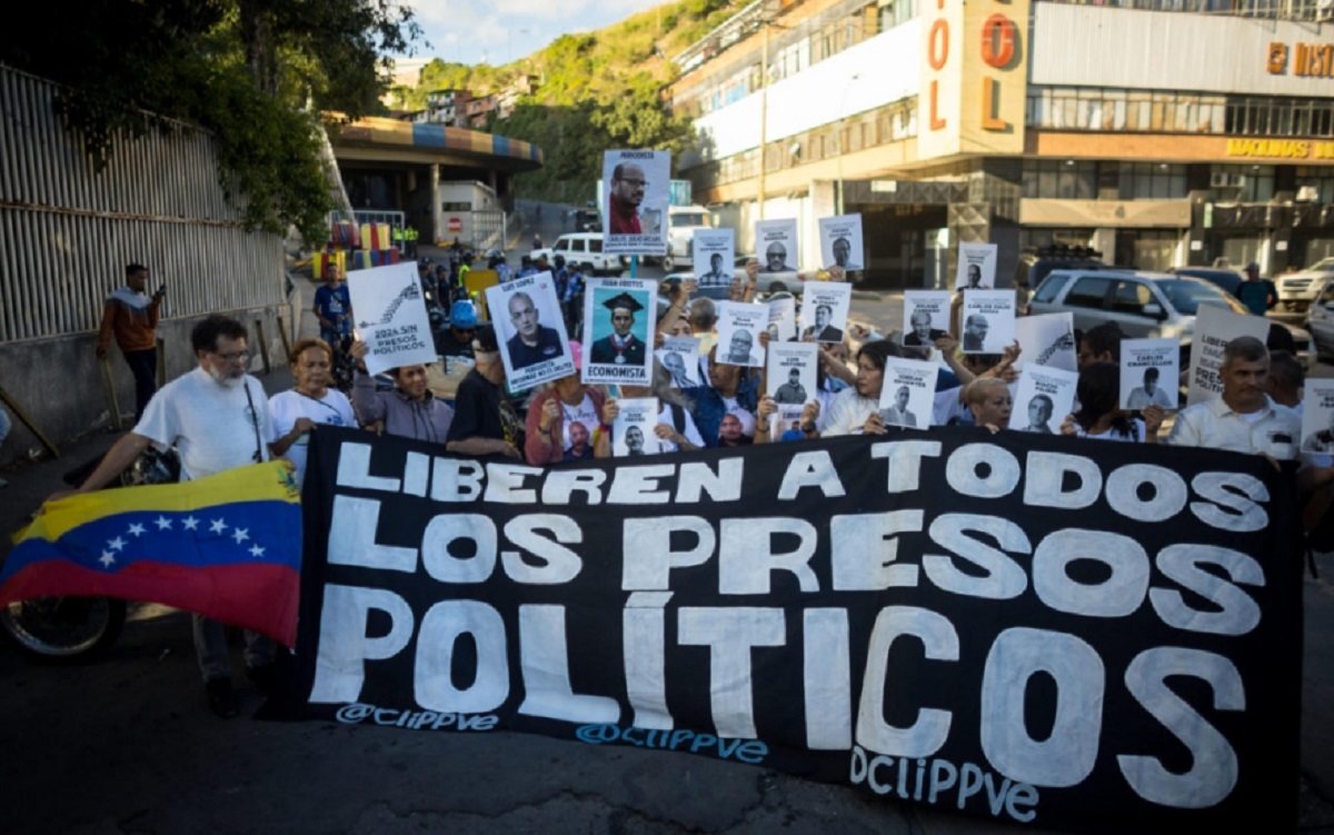 Los familiares de los presos políticos esperan la liberación de sus parientes antes de año nuevo Foto EFE