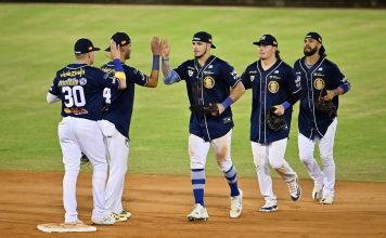 Magallanes vapuleó 10-1 a Caribes en Valencia