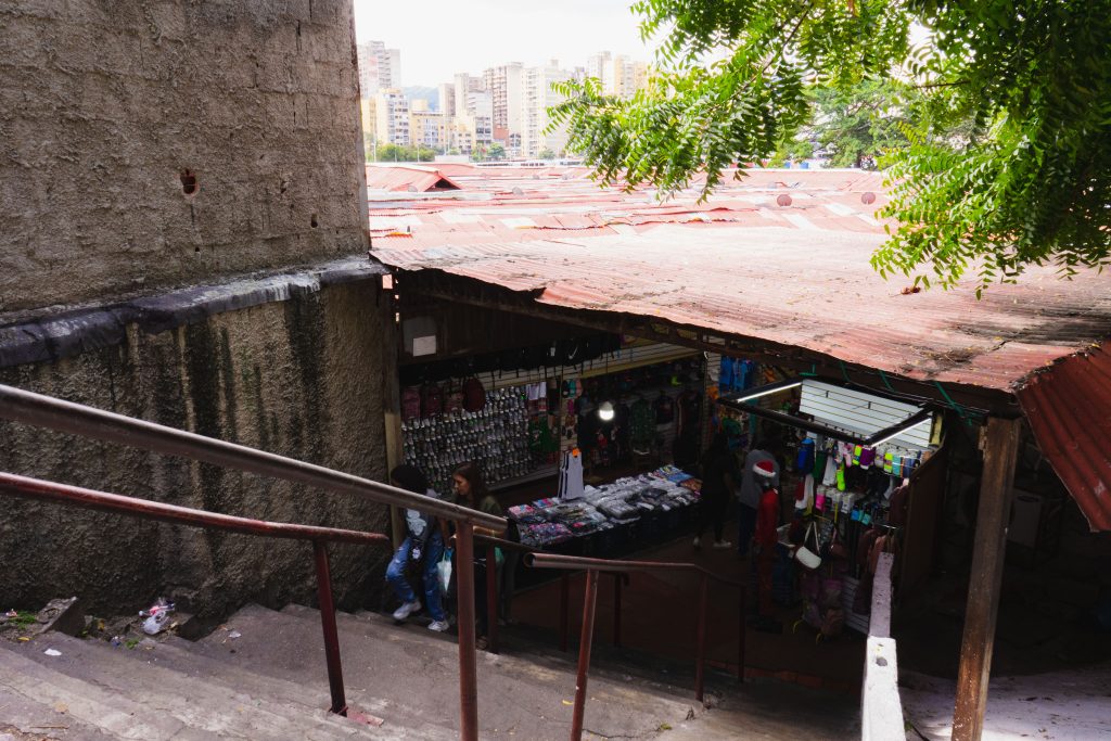 Mercado de La Hoyada a pocos días de Navidad. 