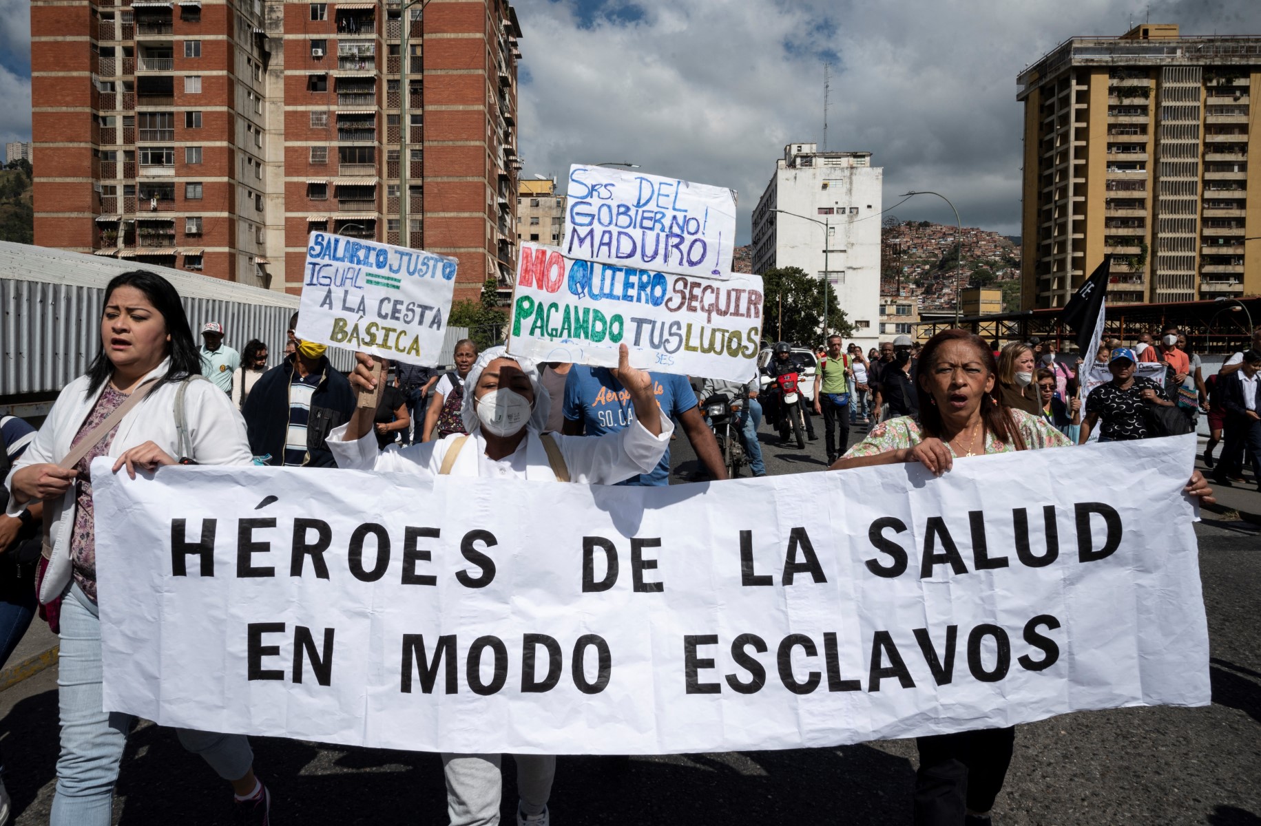 VENEZUELA-HEALTH-WORKERS-INFLATION-PROTEST