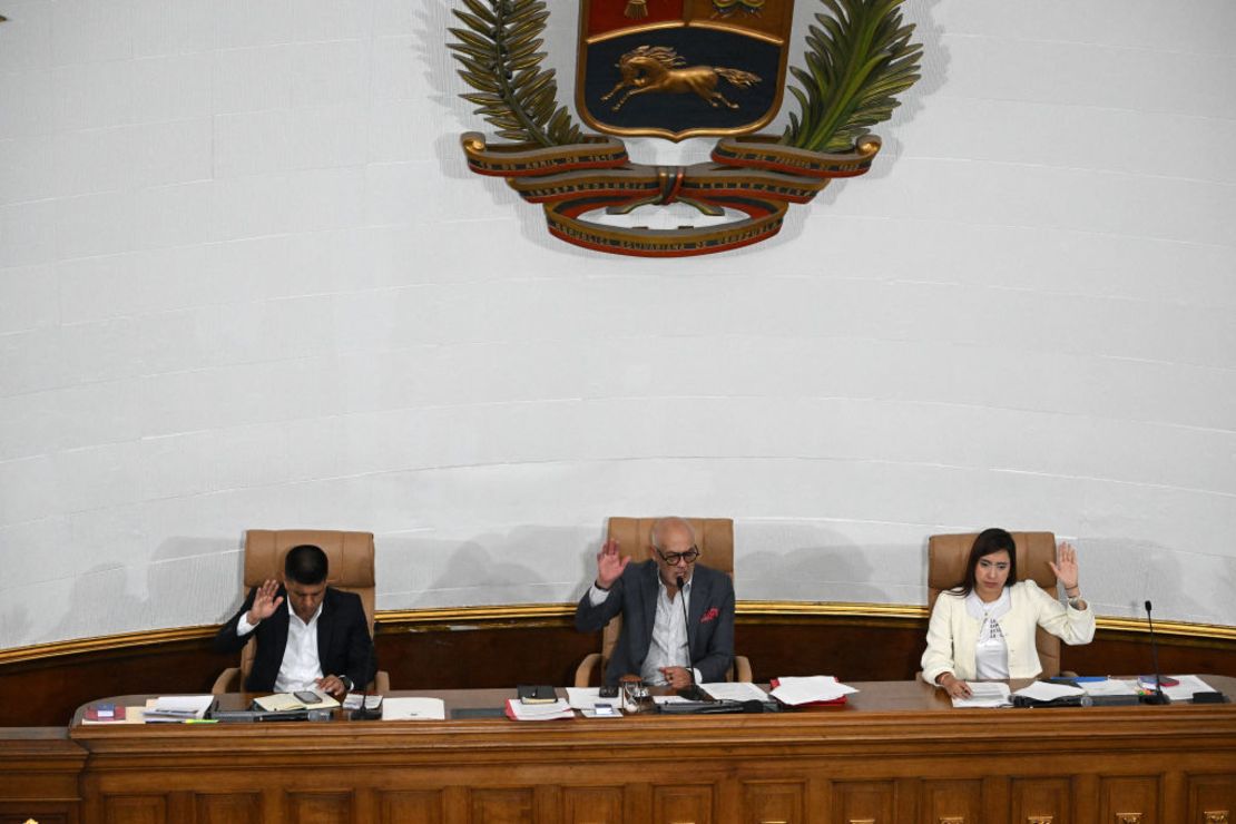 cnne-1788175-venezuela-politics-parliament-law