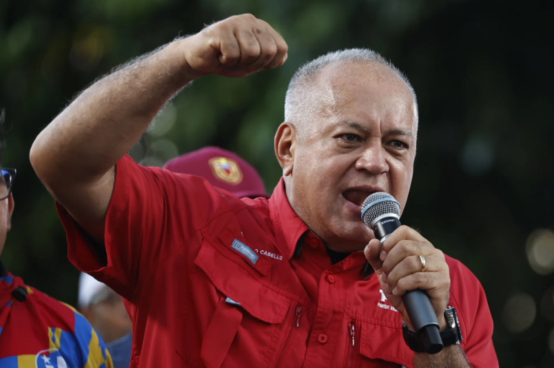 Diosdado Cabello dice que Edmundo González será detenido en Venezuela