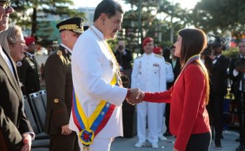 Maduro condecoró a los 21 funcionarios sancionados por Estados Unidos