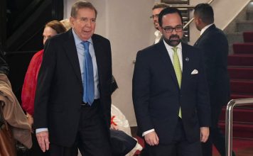 Edmundo González llegó a Santo Domingo