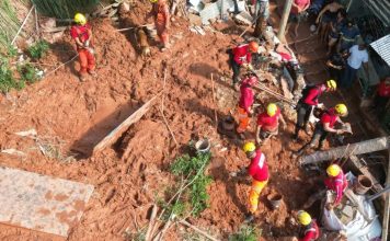 Al menos diez muertos por deslizamientos de tierra en Brasil