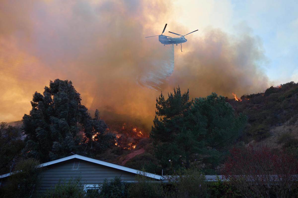 Subió a 24 cifra de muertos por incendios en Los Ángeles