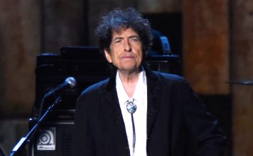 Subastaron borrador de “Mr. Tambourine Man” de Bob Dylan en 508.000 dólares