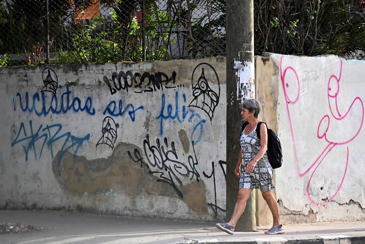 CUBA-STREET-ART-GRAFFITI-MR SAD