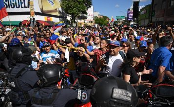 María Corina Machado denuncia detención de más de 30 manifestantes del 9E, incluido su motorizado