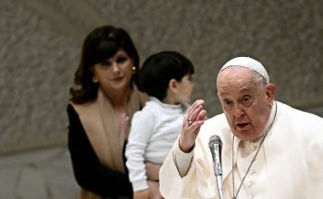 El Papa afirma que los gitanos tienen mucho que aportar a la Iglesia y a la sociedad