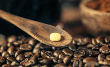 5 medicamentos que no deberían tomarse con café