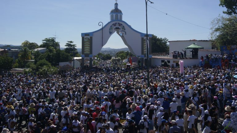 millones de fieles acompañaron a la Divina Pastora