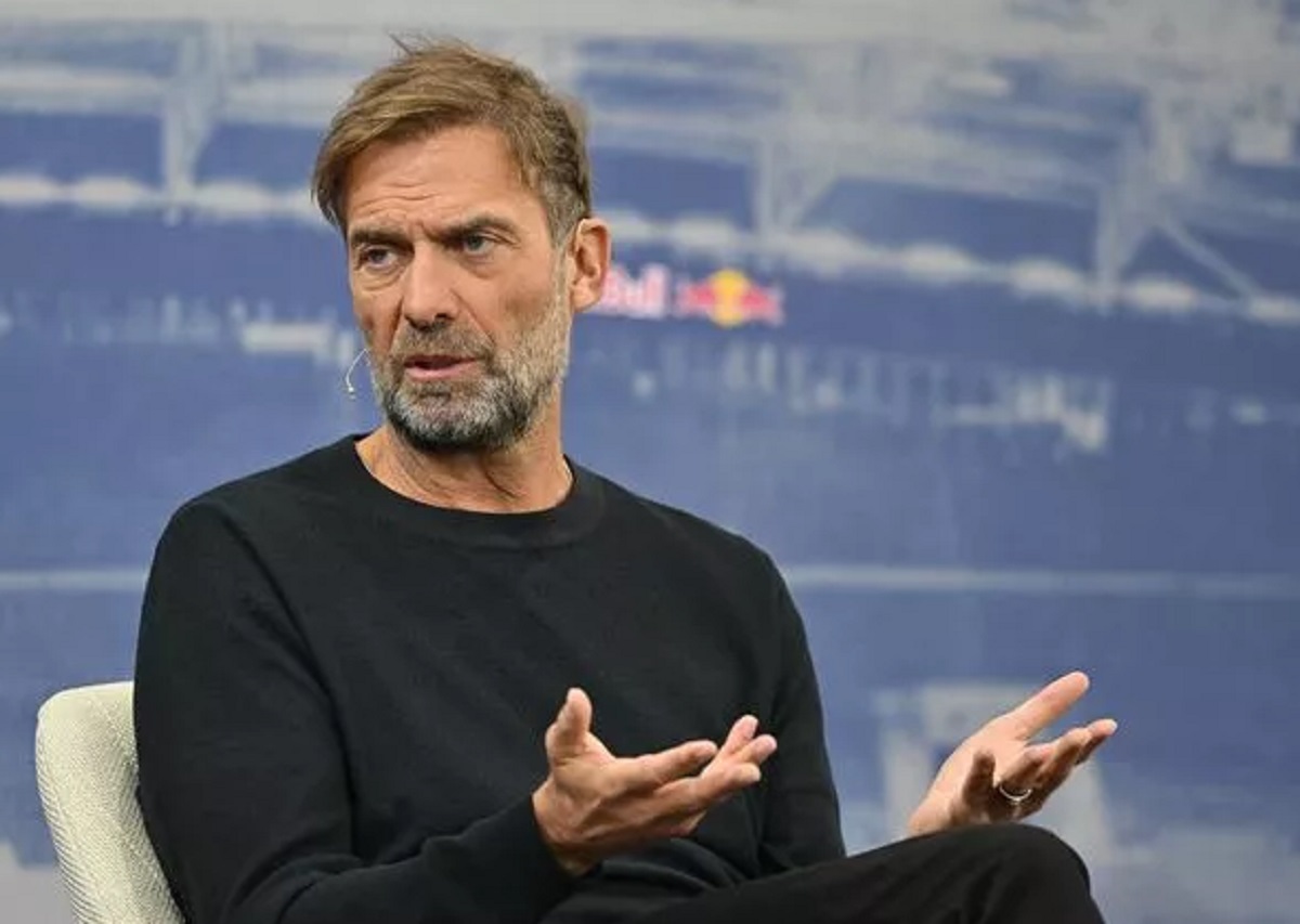 La alianza entre Jürgen Klopp y Red Bull no estuvo exenta de críticas, sobre todo en Alemania, donde cuestionan a la marca por comprar equipos y l borrar su historia previa Foto Archivo