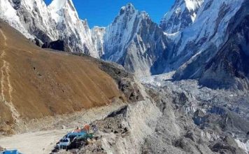 El Everest está al alcance de los turistas con una nueva carretera