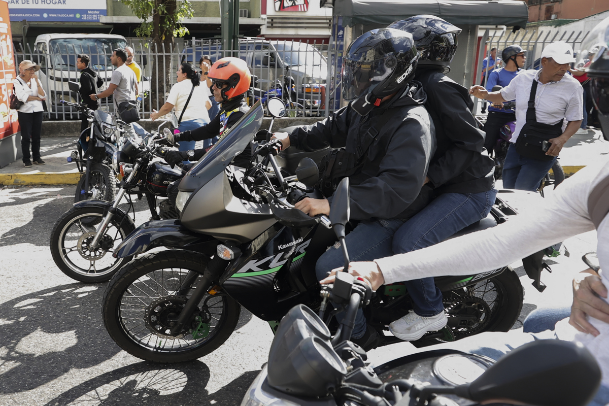 Machado fue interceptada «violentamente» tras la protesta en Caracas, denuncia su partido