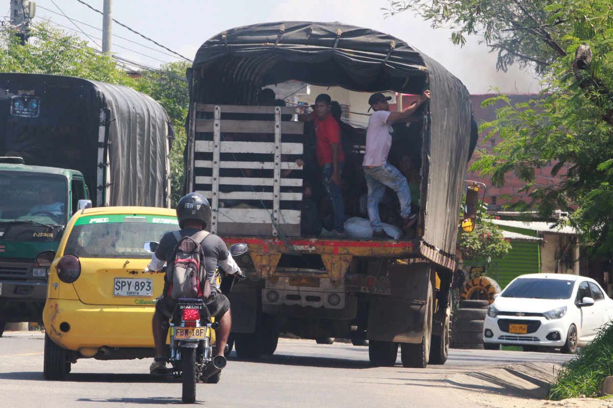 Gobierno atiende a colombianos desplazados por conflicto en zona del Catatumbo