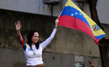 María Corina Machado se encuentra con los venezolanos en las calles: «Ahora es que viene lo bueno»