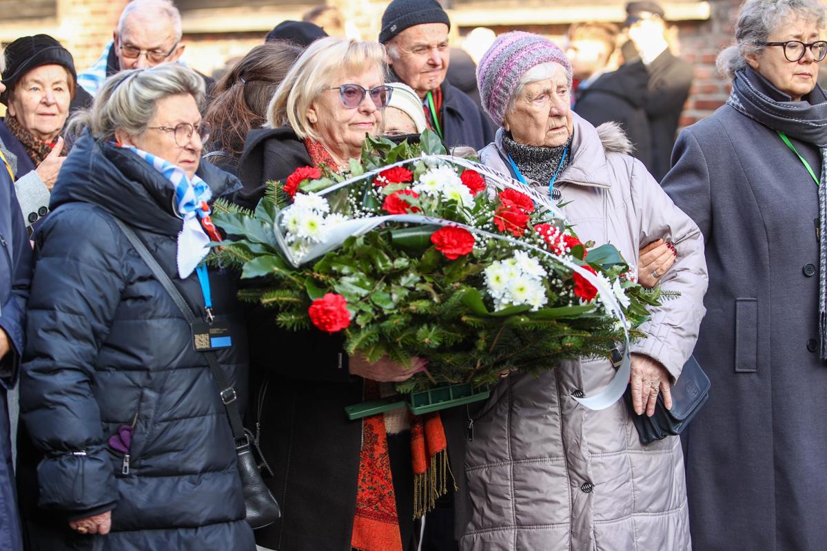 conmemoran el 80 aniversario de la liberación de Auschwitz