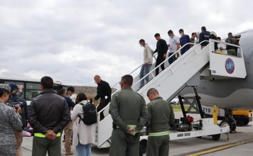 Gustavo Petro pide a colombianos en EE UU regresar de inmediato a su país Gustavo Petro pide a colombianos en EE UU regresar de inmediato a su país