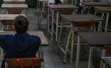 Crisis educativa en Venezuela: Fundaredes revela deserción masiva de docentes y estudiantes