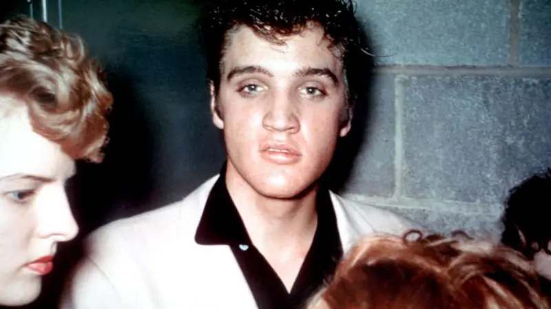 Elvis dio el salto a la fama en el año 1956 con su canción Haertbreak Hotel. Getty Images