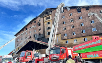 Suben a 79 los muertos en el incendio del hotel de esquí en Turquía