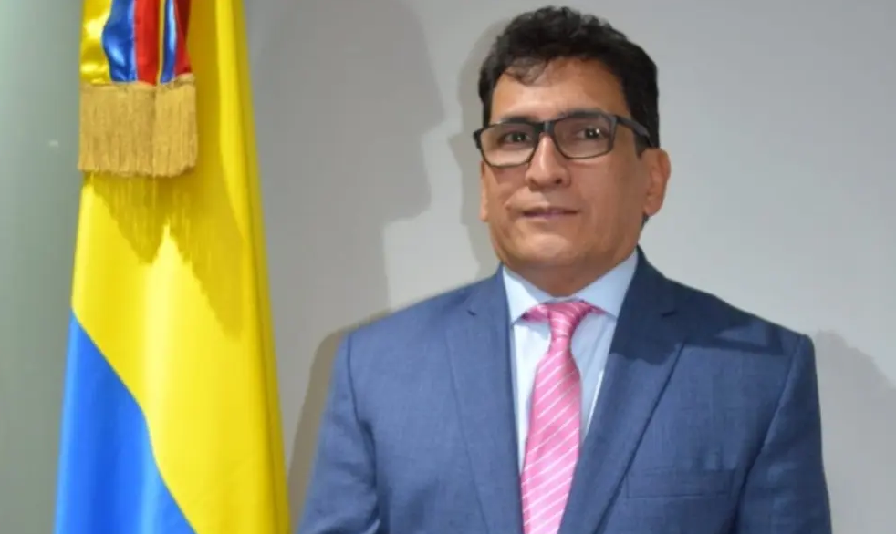 Embajador de Colombia en Venezuela dice que no asistir a la posesión de Maduro es un error