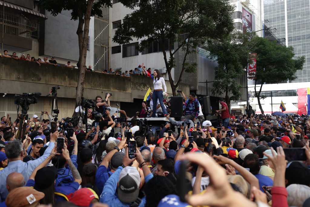 Seis periodistas agredidos durante protestas opositoras en Venezuela