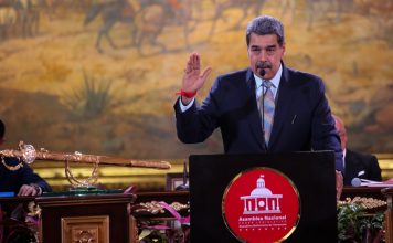 Maduro da 90 días para elaborar proyecto definitivo de reforma constitucional que deje claro que «no tolerará amenazas fascistas»