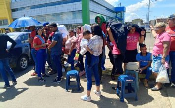 Largas colas y fallas en el sistema marcaron el inicio de la jornada especial de cedulación del Saime