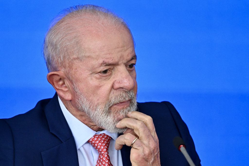 La popularidad de Lula se desploma al menor nivel de todos sus mandatos