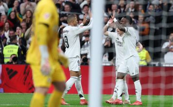 Mbappé y Vinícius dan la victoria al Real Madrid, el Atlético pierde y se aleja del liderato de LaLiga Mbappé y Vinícius dan la victoria al Real Madrid, el Atlético pierde y se aleja del liderato de LaLiga
