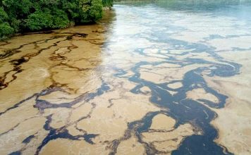 Ecuador denuncia que rotura de ducto que provocó derrame de petróleo fue sabotaje