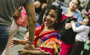 Inocencia, creatividad y travesuras durante el carnaval en Caracas