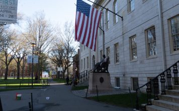 Harvard demanda al gobierno de Trump por recortes de financiamiento Harvard demanda al gobierno de Trump por recortes de financiamiento