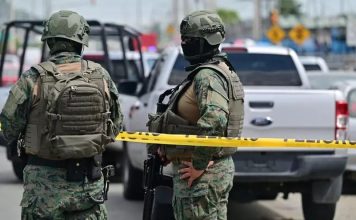 Sujetos disfrazados de militares matan a al menos 12 personas en Ecuador Sujetos disfrazados de militares matan a al menos 12 personas en Ecuador