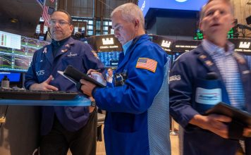 Caída en Wall Street: Trump arremete contra Powell y agita los mercados