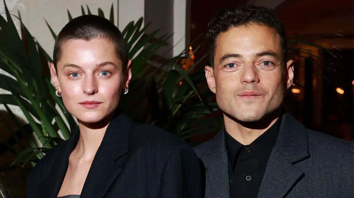 Rami Malek y Emma Corrin .