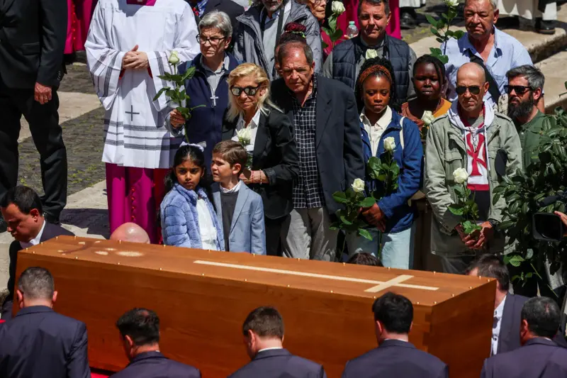 La llegada del féretro del papa Francisco a la basílica de Santa María la Mayor.