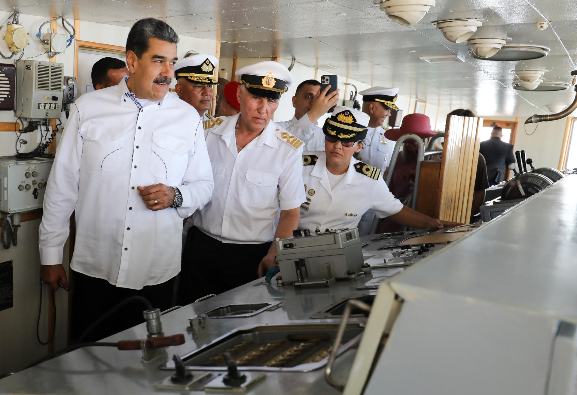 Maduro dice a Rusia que los mares de Venezuela «están abiertos a la cooperación»