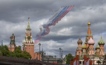 Kremlin advierte de respuesta «adecuada» si Ucrania no se suma a la tregua Kremlin advierte de respuesta «adecuada» si Ucrania no se suma a la tregua