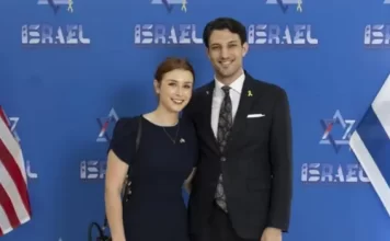 Asesinan a tiros a dos empleados de la embajada de Israel cerca del Museo Judío en Washington