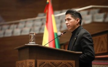 Presidente del Senado de Bolivia rompe con Evo Morales y lanza candidatura presidencial